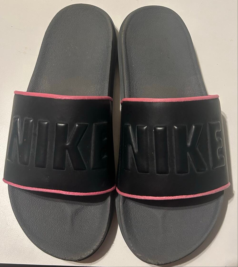 Nike Women’s hot pink/black slides gym athletic sandals size 8